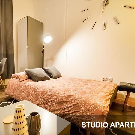 Bpr Whistle Arts Industrial Apartment Budapest Extérieur photo