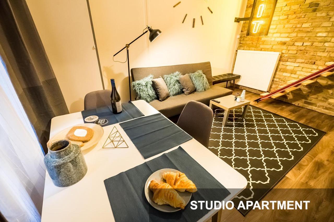 Bpr Whistle Arts Industrial Apartment Budapest Extérieur photo