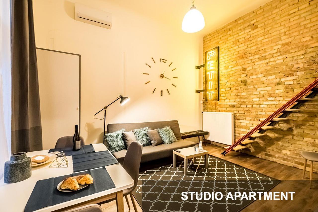 Bpr Whistle Arts Industrial Apartment Budapest Extérieur photo